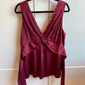 BCBG Maxazria silky soft top with zipper lined